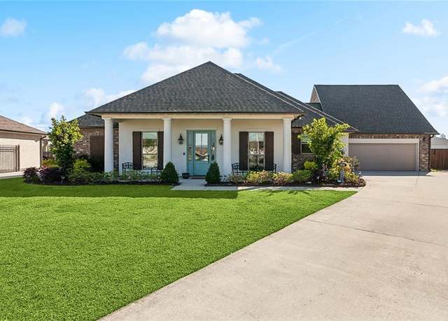 Property at 125 Cove Pointe Dr, Luling, LA 70070, 3 beds, 3 baths