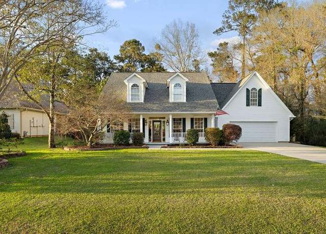 Property at 916 Avenue Du Chateau, Covington, LA 70433, 4 beds, 3.5 baths