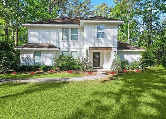 Property at 524 Heavens Dr, Mandeville, LA 70471, 4 beds, 2.5 baths