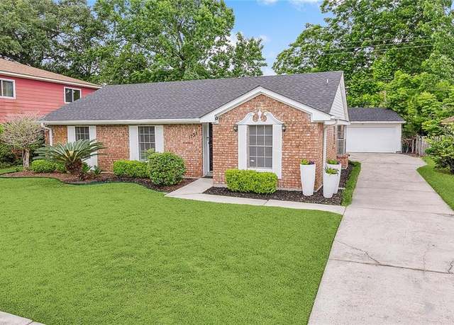 Property at 1751 Holiday Dr, New Orleans, LA 70114, 3 beds, 2 baths