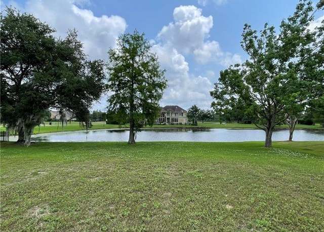 Property at 8 Harbour Town Ct, New Orleans, LA 70131