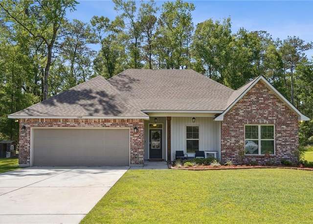 Property at 1208 Molitor St, Mandeville, LA 70448, 4 beds, 2 baths
