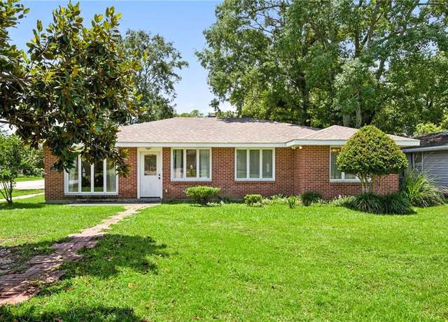 Property at 389 Hickory Dr, Slidell, LA 70458, 2 beds, 2 baths