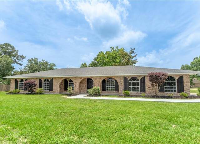 Property at 125 Vaccaro St, Independence, LA 70443, 3 beds, 2.5 baths
