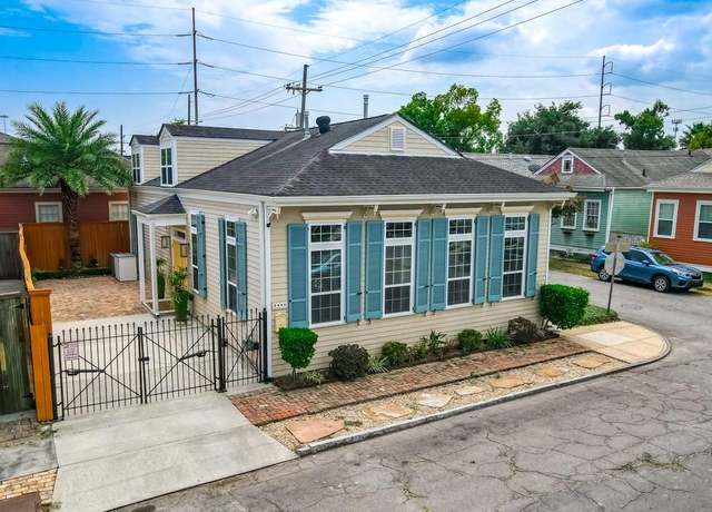 Property at 3828 Laurel St, New Orleans, LA 70115, 4 beds, 2.5 baths