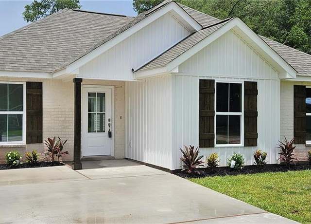 Property at 111 Bryant St, Madisonville, LA 70447, 3 beds, 2 baths