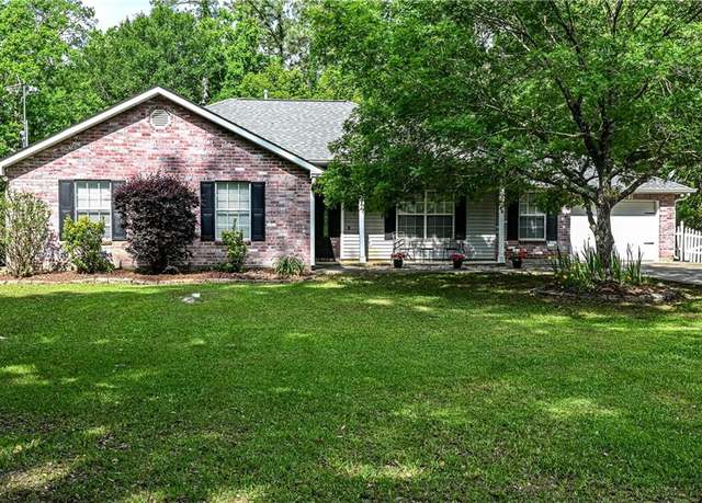 Property at 69385 Brown St, Mandeville, LA 70471, 3 beds, 2 baths