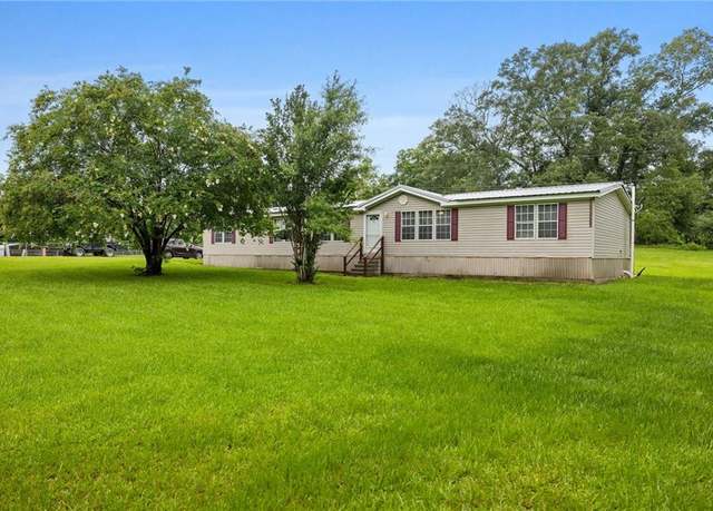Property at 24483 Riley Rd, Pride, LA 70770, 4 beds, 2 baths