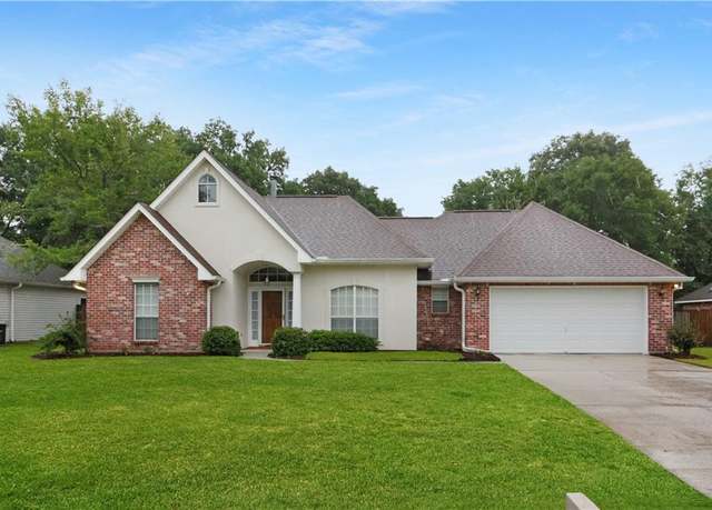 Property at 910 Crestwood Blvd, Covington, LA 70433, 3 beds, 2 baths