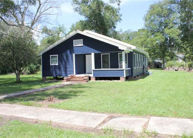 Property at 29937 Oak St, Holden, LA 70744, 2 beds, 1.5 baths