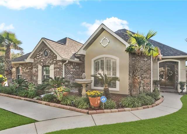 Property at 422 Kensington Blvd, Slidell, LA 70458, 3 beds, 2 baths