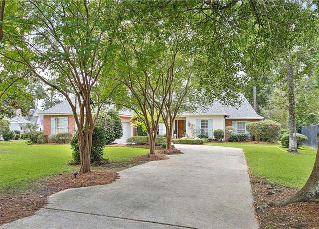 Property at 694 N Beau Chene Dr, Mandeville, LA 70471, 4 beds, 2.5 baths