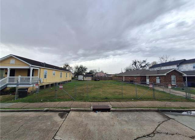 Property at 2120-2124 Piety St, New Orleans, LA 70117