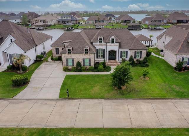 Property at 1656 Vela Cv, Slidell, LA 70458, 5 beds, 4.5 baths