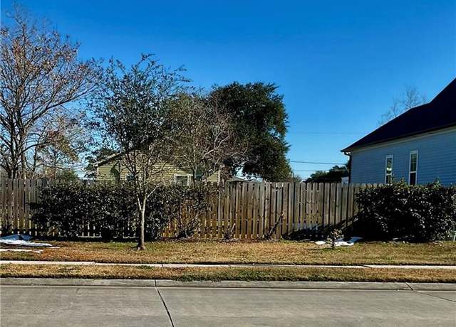 Property at 1831 Rose St, Arabi, LA 70032