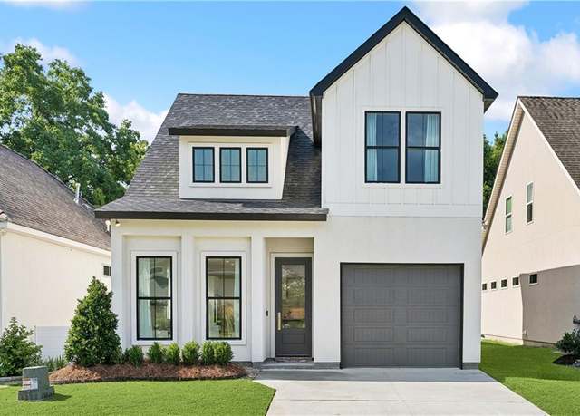 Property at 105 Coushatta Cir, Madisonville, LA 70448, 3 beds, 2.5 baths