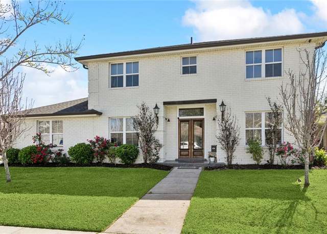 Property at 2121 Metairie Ct, Metairie, LA 70001, 5 beds, 3.5 baths