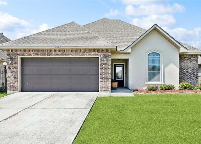 Property at 2628 Watergate Way, Marrero, LA 70072, 3 beds, 2 baths