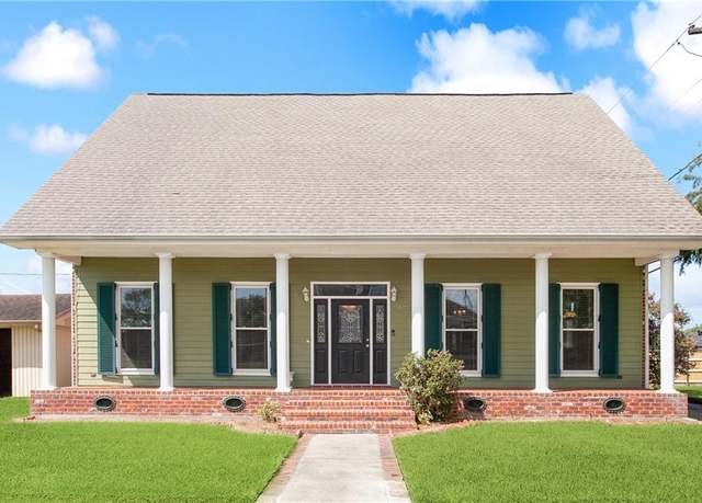 Property at 421 Bear Dr, Arabi, LA 70032, 3 beds, 2.5 baths