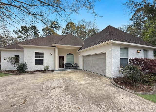 Property at 7326 Ahi Ct, Diamondhead, MS 39525, 4 beds, 2 baths