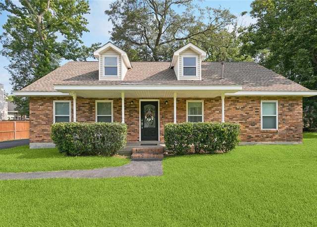 Property at 203 Willow Cir, Mandeville, LA 70471, 4 beds, 3 baths