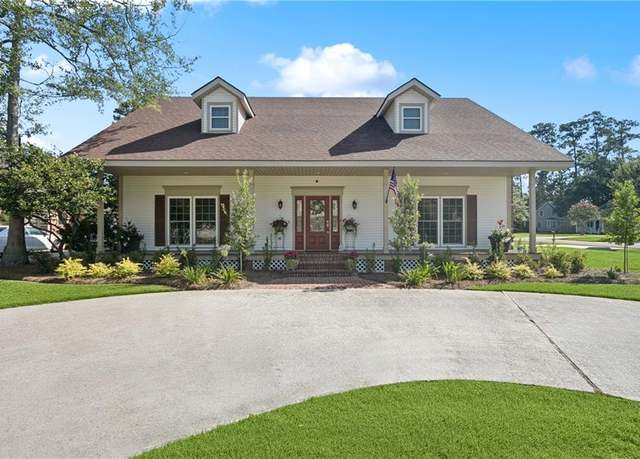 Property at 925 Winona Dr, Mandeville, LA 70471, 5 beds, 2.5 baths