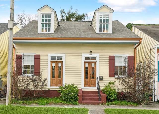 Property at 832 Josephine St, New Orleans, LA 70130, 3 beds, 3 baths