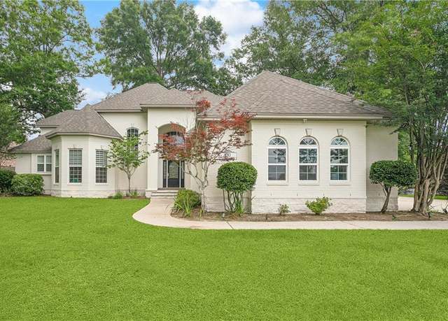Property at 733 Plantation Dr, Abita Springs, LA 70420, 4 beds, 3.5 baths