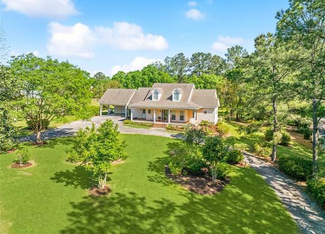 Property at 2 Green Hills Dr, Covington, LA 70435, 4 beds, 3 baths