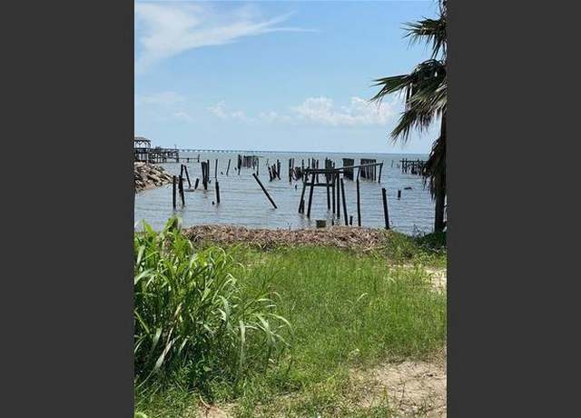 Property at 121 Lakeview Dr, Slidell, LA 70458