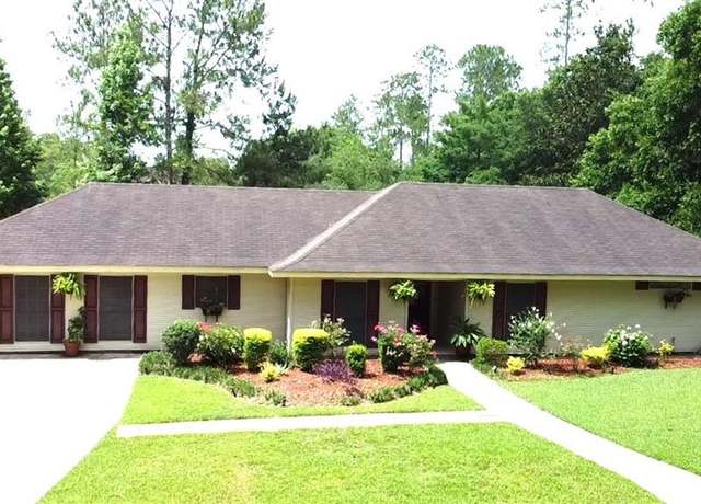 Property at 232 Chateau Dr, Slidell, LA 70460, 4 beds, 2.5 baths