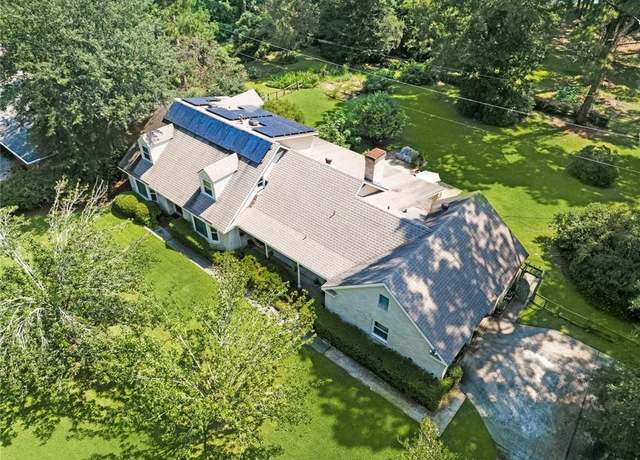 Property at 233 Robin Hood Dr, Covington, LA 70433, 4 beds, 3.5 baths