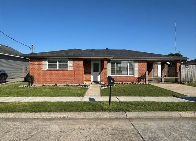 Property at 3020 Decomine Dr, Chalmette, LA 70043, 3 beds, 2 baths
