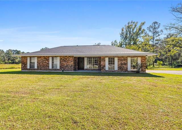 Property at 30750 441 Hwy, Holden, LA 70744, 3 beds, 2 baths