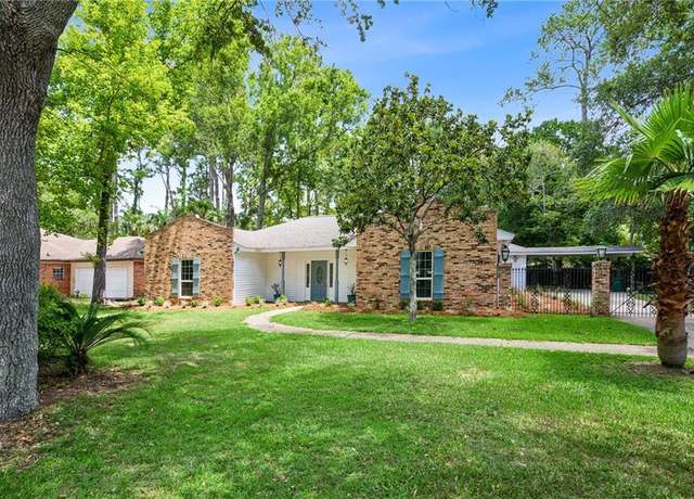 Property at 325 Jasmine Dr, Mandeville, LA 70471, 4 beds, 2 baths