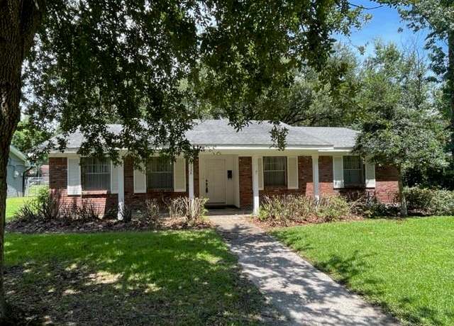 Property at 1736 11th St, Slidell, LA 70458, 3 beds, 2 baths