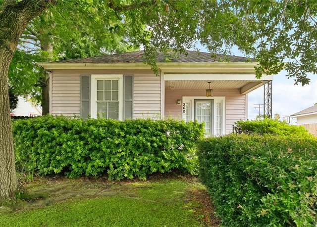 Property at 360 Vinet Ave, Jefferson, LA 70121, 2 beds, 2 baths