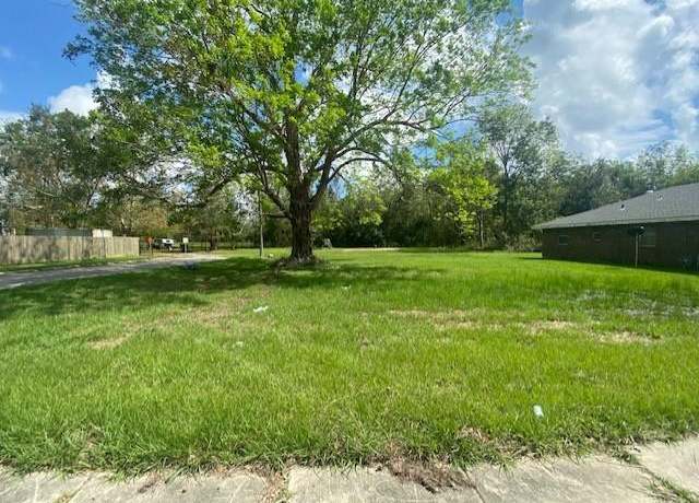 Property at 1741 Heights Dr, St Bernard, LA 70085