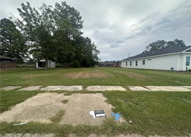 Property at 1949 Sugar Mill Dr, St Bernard, LA 70085