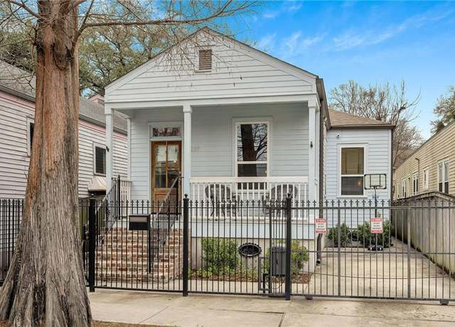 Property at 8237 Apricot St, New Orleans, LA 70118, 3 beds, 2 baths