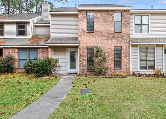 Property at 221 Pineridge Ct #221, Mandeville, LA 70448, 2 beds, 2 baths
