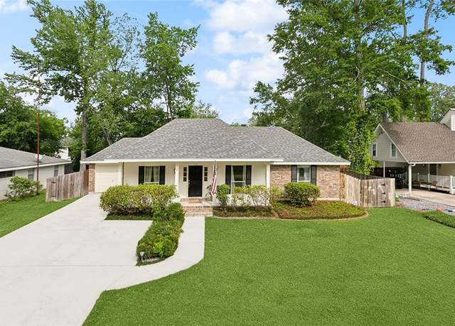 Property at 133 Live Oak St, Mandeville, LA 70448, 3 beds, 2 baths