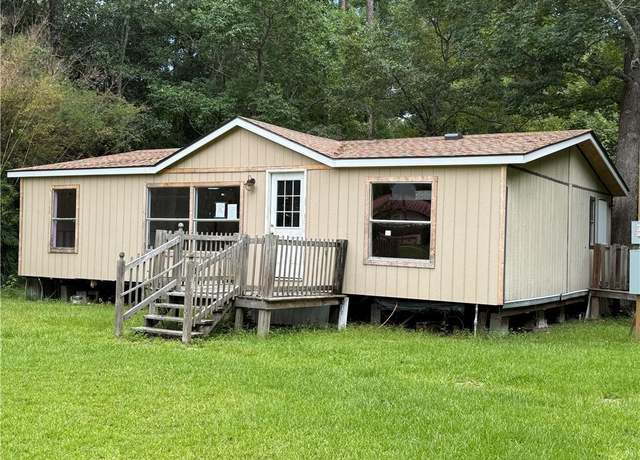 Property at 30097 Tracy Dr, Lacombe, LA 70445, 3 beds, 2 baths
