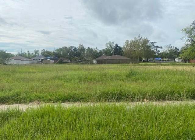 Property at 2605 Reunion Dr, Violet, LA 70092