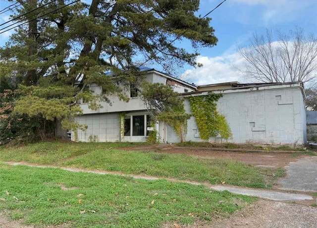 Property at 235 S Acadian Thruway, Baton Rouge, LA 70806, 5 beds, 3 baths