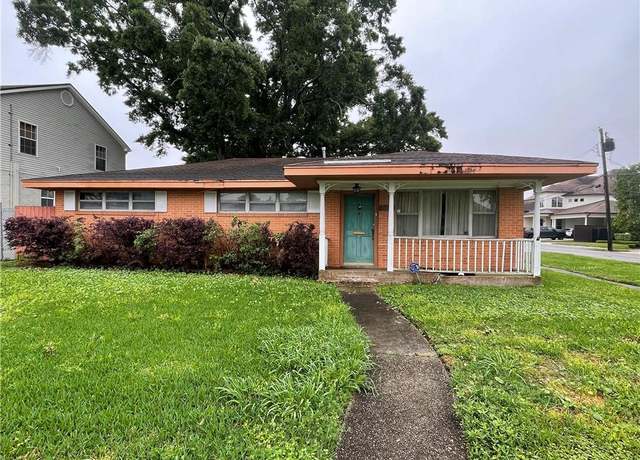 Property at 824 Live Oak St, Metairie, LA 70005, 3 beds, 2 baths