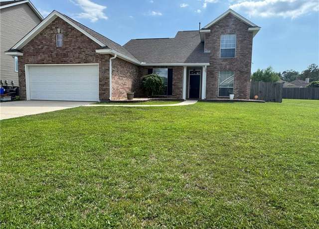 Property at 533 Moore Blvd, Covington, LA 70433, 4 beds, 2.5 baths