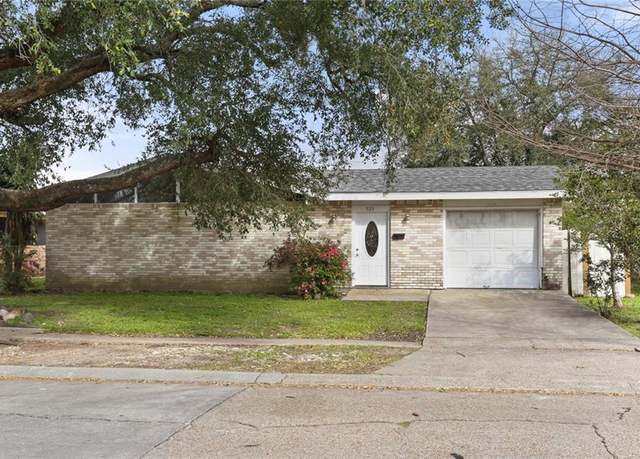 Property at 525 Farmington Dr, Gretna, LA 70056, 4 beds, 2 baths