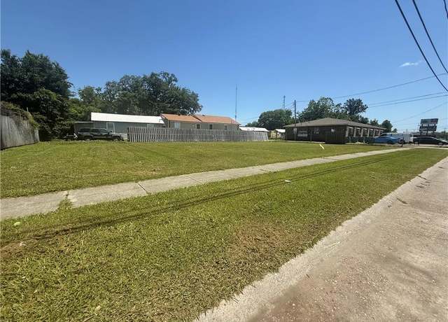 Property at 901 Burmaster St, Gretna, LA 70053