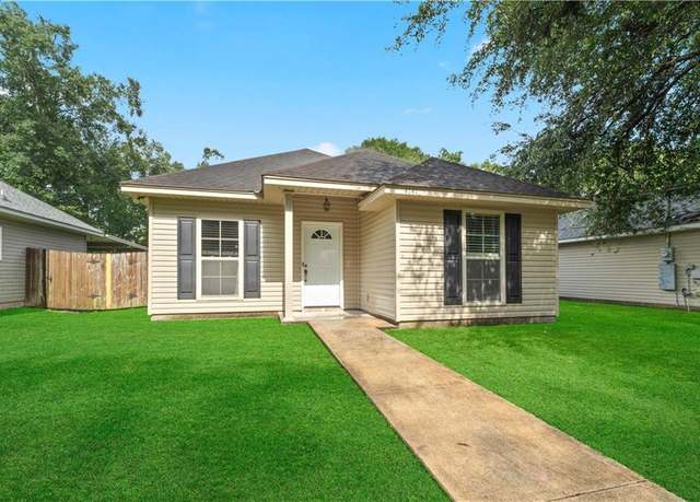 Property at 4141 St. Peter St, Slidell, LA 70461, 3 beds, 2 baths